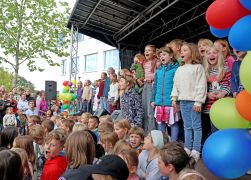 Jenas Groesste Schule Feierte 10 Jaehriges 01